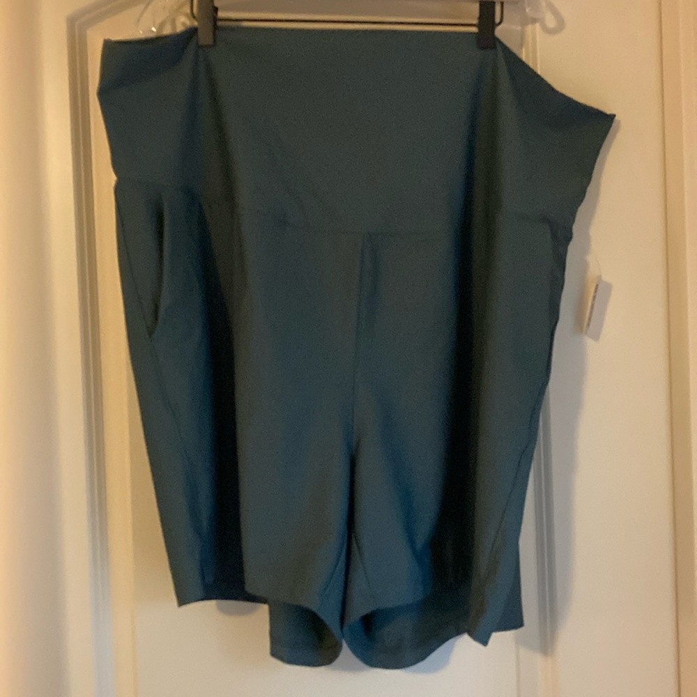 Old Navy Active Powersoft High-Rise XXL women’s shorts
